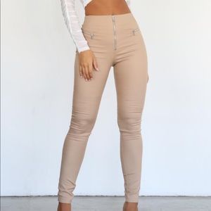 NWOT TIGERMIST PEARL PAN IN TAN